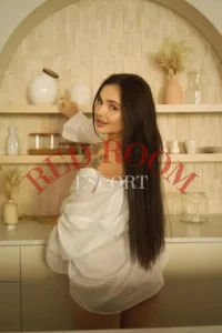 Эскортница Аня - грудь 3, рост 158 см, вес 53 кг, цвет волос Шатенки