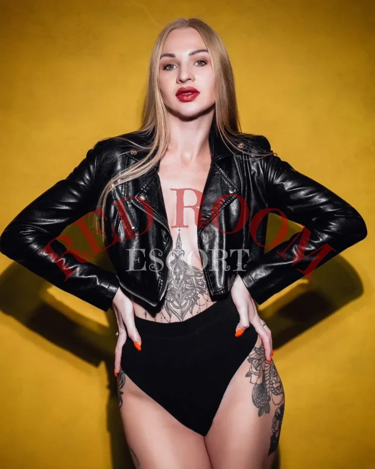 Эскортница Стася - грудь 2, рост 182 см, вес 60 кг, цвет волос Блондинки