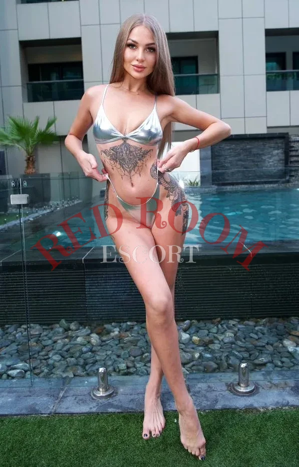 Эскортница Стася - грудь 2, рост 182 см, вес 60 кг, цвет волос Блондинки