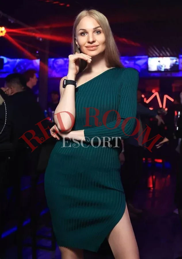 Эскортница Стася - грудь 2, рост 182 см, вес 60 кг, цвет волос Блондинки