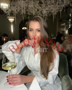 Эскортница Фелисити - грудь 2, рост 173 см, вес 58 кг, цвет волос Шатенки