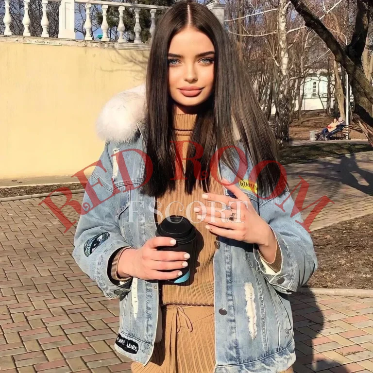 Эскортница Кейтлин - грудь 2, рост 167 см, вес 54 кг, цвет волос Блондинки
