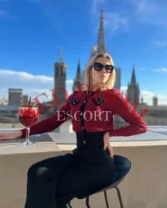 Эскортница Катрина - грудь 1, рост 172 см, вес 56 кг, цвет волос Блондинки