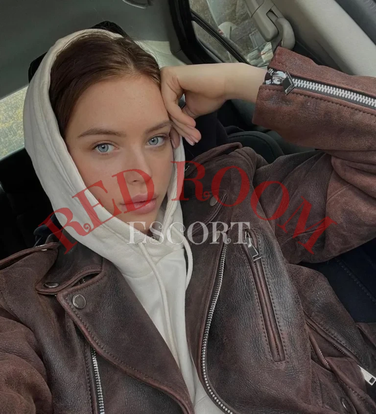 Эскортница Кира - грудь 2, рост 175 см, вес 59 кг, цвет волос Шатенки