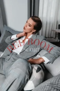 Эскортница Пейсли - грудь 3, рост 175 см, вес 59 кг, цвет волос Блондинки