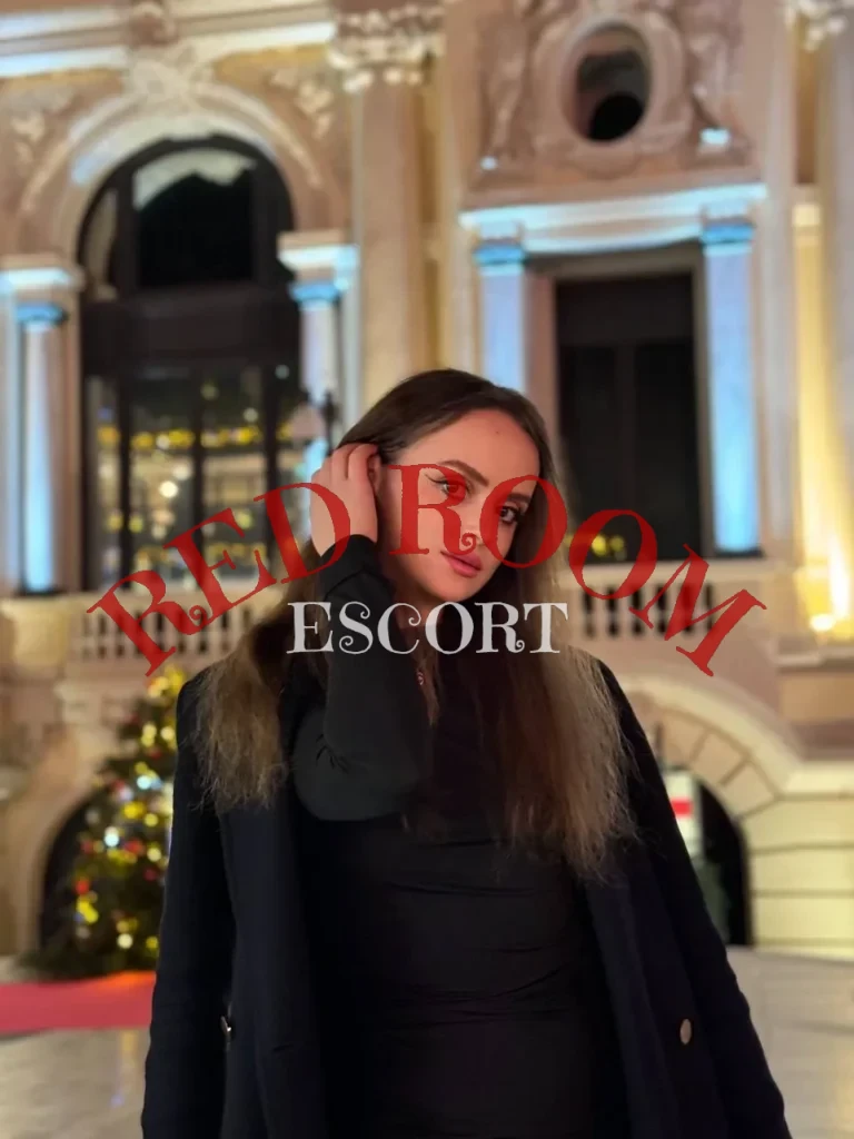 Эскортница Райли - грудь 1, рост 170 см, вес 56 кг, цвет волос Шатенки