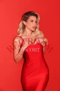 Эскортница Тиффани - грудь 3, рост 174 см, вес 58 кг, цвет волос Блондинки