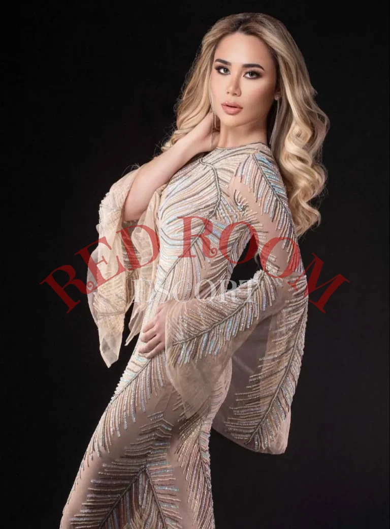 Эскортница Алина - грудь 2, рост 174 см, вес 58 кг, цвет волос Блондинки