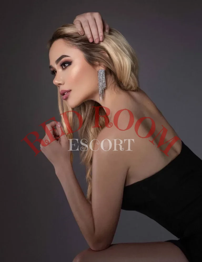 Эскортница Алина - грудь 2, рост 174 см, вес 58 кг, цвет волос Блондинки