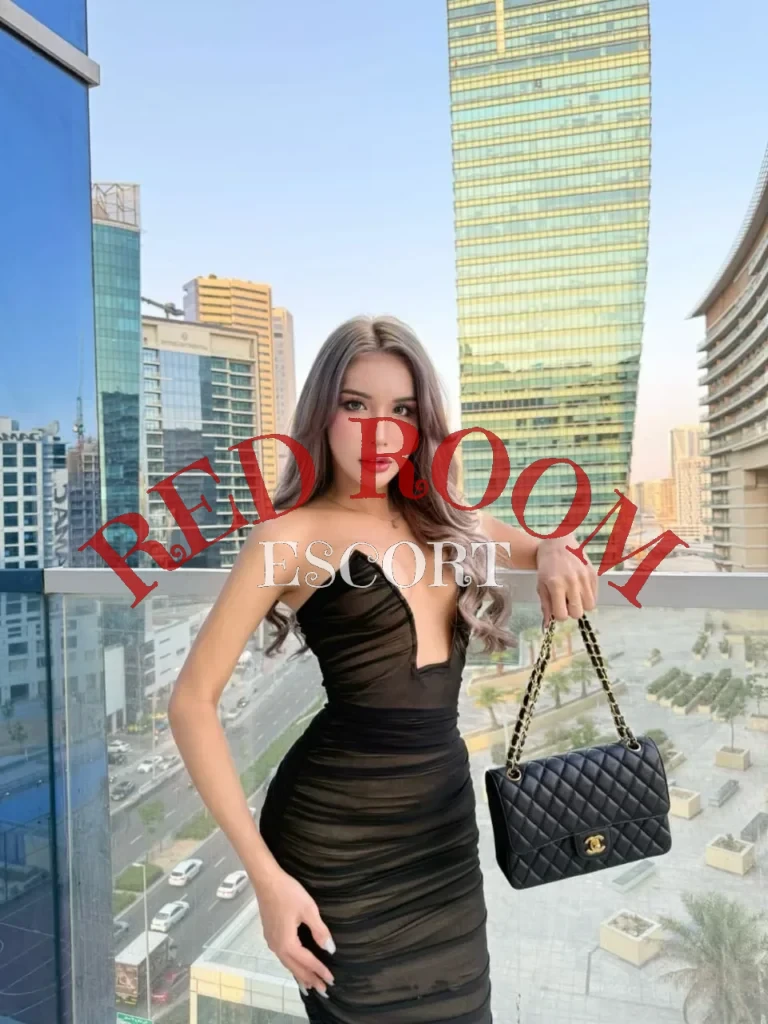 Эскортница Элиза - грудь 2, рост 167 см, вес 54 кг, цвет волос Шатенки