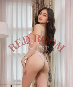 Эскортница Марина - грудь 2, рост 170 см, вес 56 кг, цвет волос Шатенки