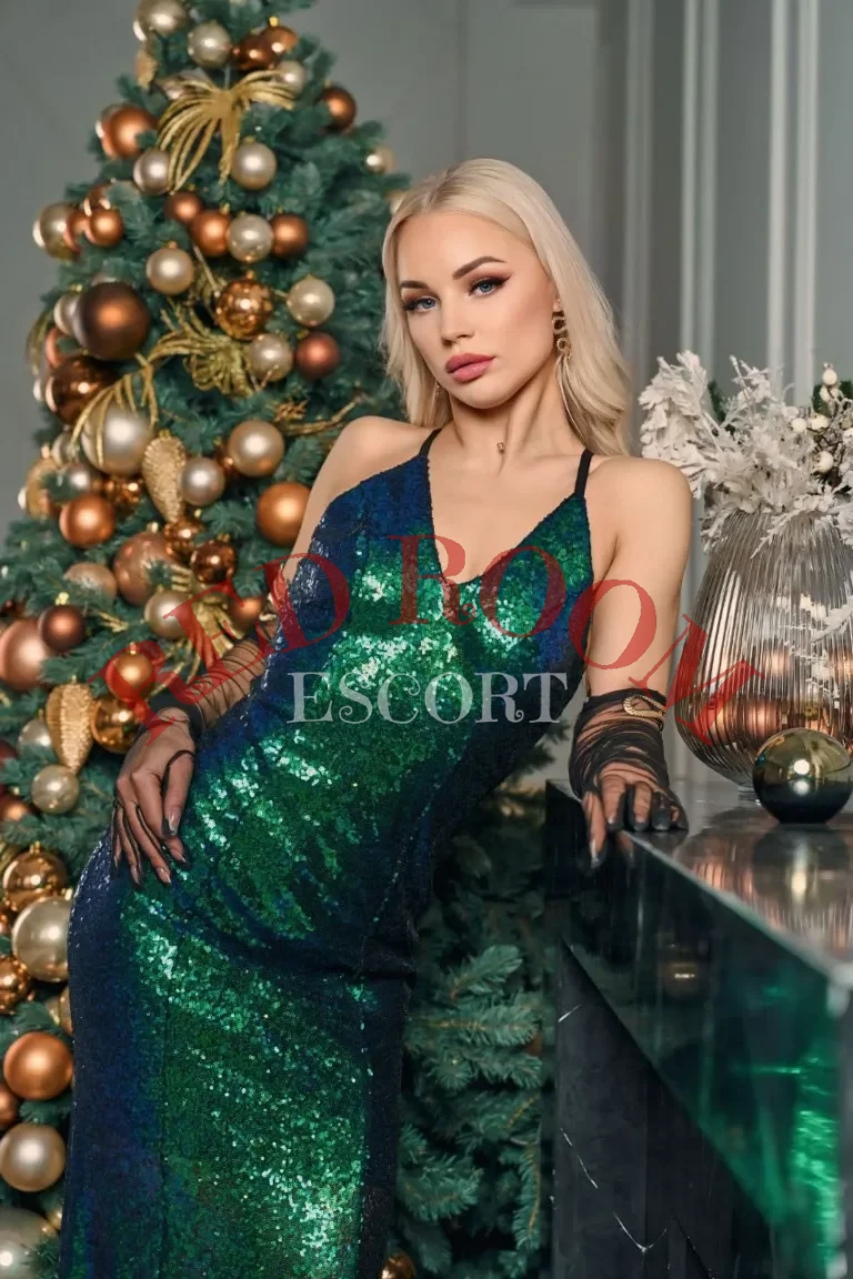 Эскортница Алтея - грудь 1, рост 166 см, вес 54 кг, цвет волос Блондинки