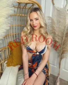 Эскортница Беллами - грудь 3, рост 179 см, вес 61 кг, цвет волос Блондинки