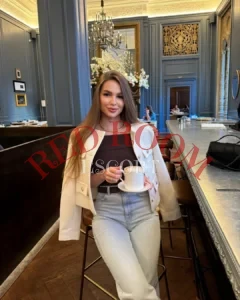 Эскортница Виктория - грудь 2, рост 175 см, вес 60 кг, цвет волос Блондинки