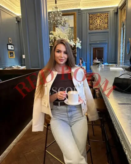 Эскортница Виктория - грудь 2, рост 175 см, вес 60 кг, цвет волос Блондинки