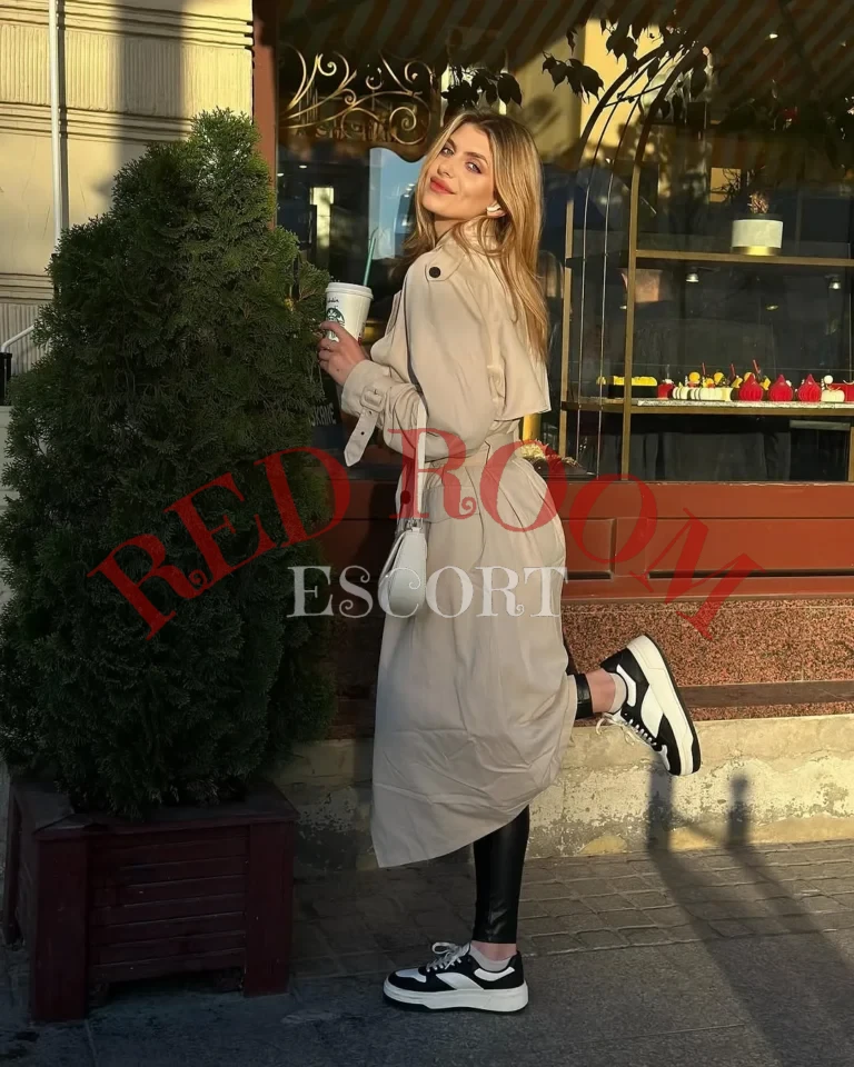Эскортница Арабелла - грудь 2, рост 175 см, вес 59 кг, цвет волос Шатенки