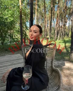 Эскортница Джульетта - грудь 4, рост 172 см, вес 61 кг, цвет волос Брюнетки