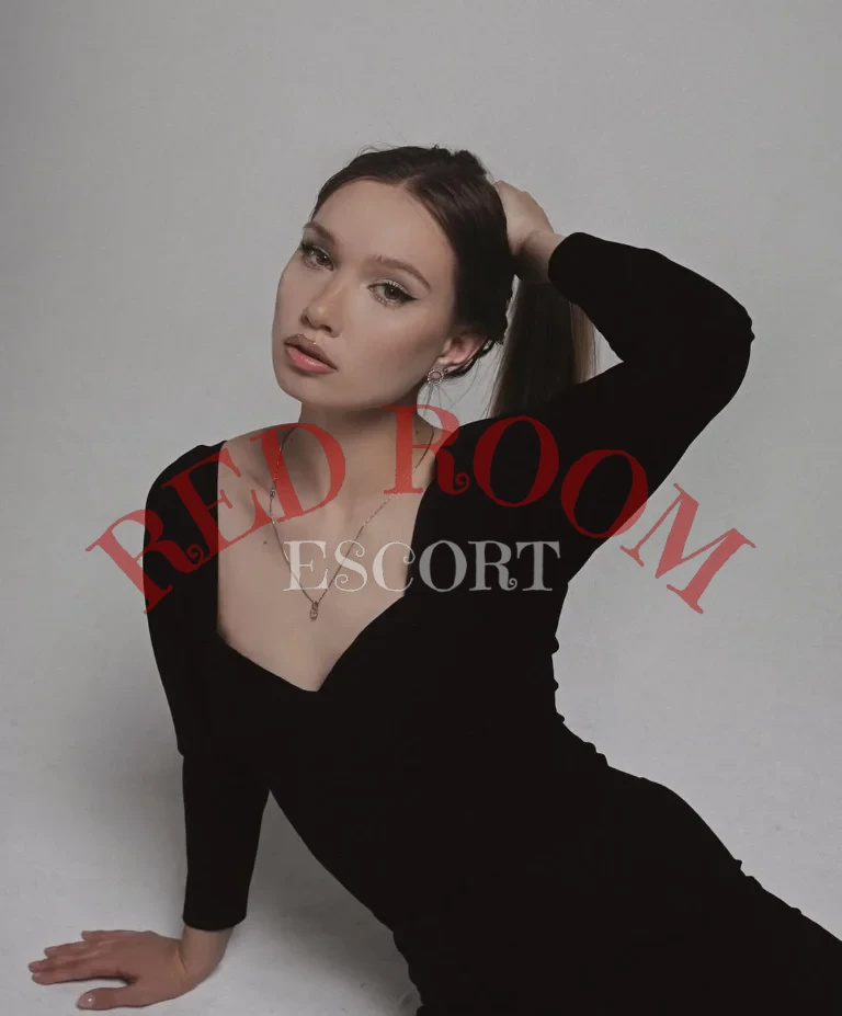 Эскортница Александра - грудь 1, рост 172 см, вес 58 кг, цвет волос Блондинки