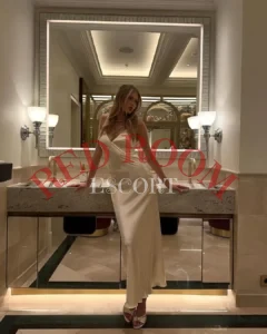 Эскортница Каролина - грудь 1, рост 175 см, вес 59 кг, цвет волос Блондинки