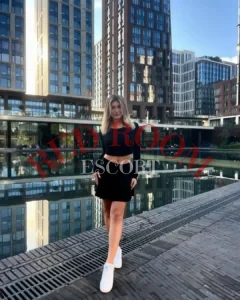 Эскортница Элоиза - грудь 2, рост 170 см, вес 58 кг, цвет волос Блондинки