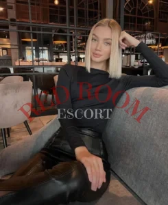 Эскортница Талия - грудь 2, рост 169 см, вес 53 кг, цвет волос Блондинки