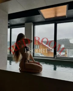 Эскортница Ноэль - грудь 2, рост 175 см, вес 59 кг, цвет волос Блондинки