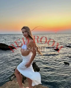 Эскортница Ноэль - грудь 2, рост 175 см, вес 59 кг, цвет волос Блондинки