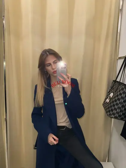 Эскортница Кэтрин - грудь 1, рост 170 см, вес 43 кг, цвет волос Блондинки