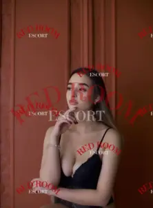 Эскортница Бугатти - грудь 3, рост 165 см, вес 60 кг, цвет волос Шатенки