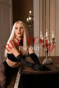 Эскортница Молли - грудь 2, рост 170 см, вес 53 кг, цвет волос Шатенки