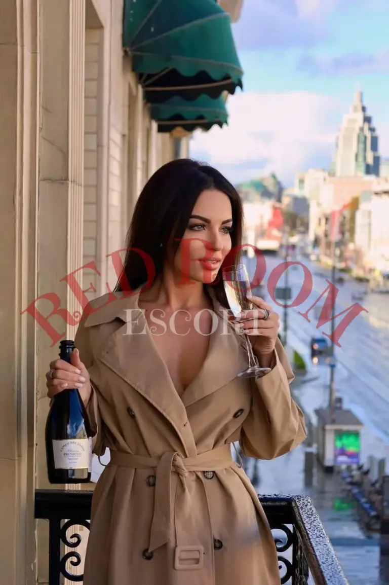 Эскортница Амалия - грудь 4, рост 172 см, вес 67 кг, цвет волос Русые
