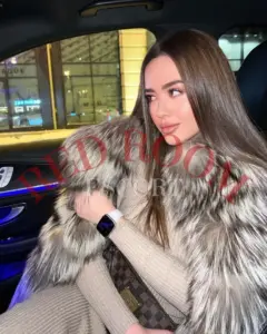 Эскортница Кэрри - грудь 2, рост 167 см, вес 55 кг, цвет волос Брюнетки