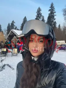 Эскортница Рокси - грудь 3, рост 170 см, вес 52 кг, цвет волос Русые