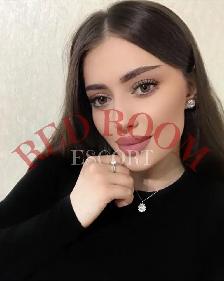 Эскортница Юля - грудь 3, рост 168 см, вес 44 кг, цвет волос Шатенки, этничность Европейская