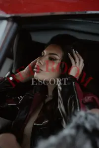 Эскортница Мари - грудь 1.5, рост 170 см, вес 54 кг, цвет волос Брюнетки, этничность Европейская