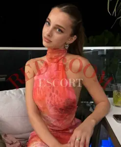 Эскортница Валентина - грудь 1, рост 170 см, вес 50 кг, цвет волос Брюнетки
