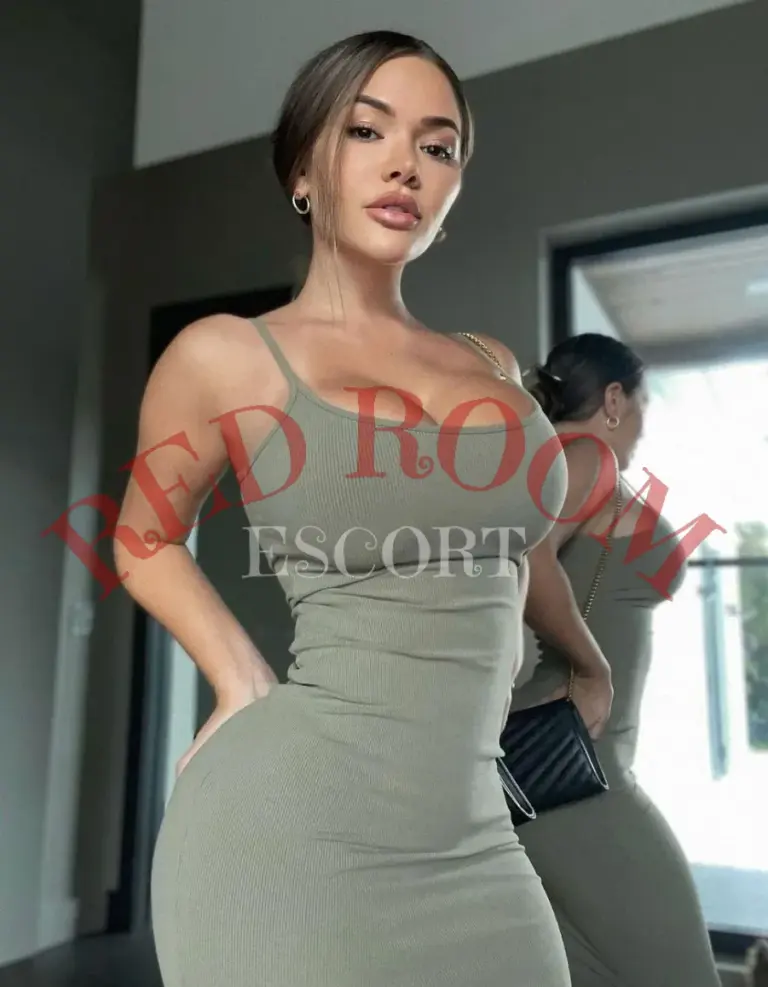 Эскортница Дали - грудь 3, рост 169 см, вес 60 кг, цвет волос Шатенки