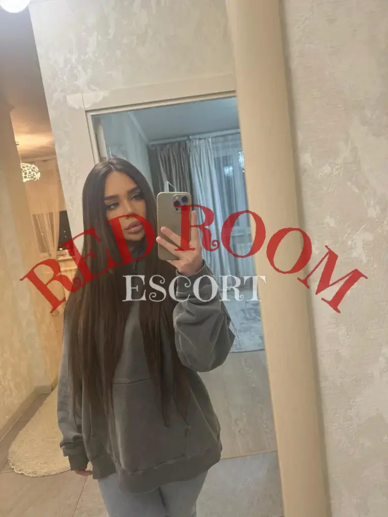 Эскортница Эля - грудь 2.5, рост 168 см, вес 64 кг, цвет волос Блондинки