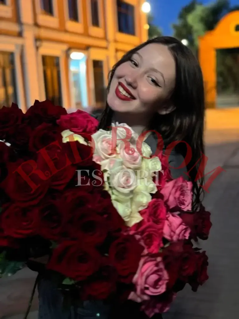 Эскортница Мария - грудь 2, рост 165 см, вес 62 кг, цвет волос Блондинки