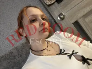 Эскортница Теса - грудь 5, рост 165 см, вес 75 кг, цвет волос Брюнетки