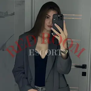 Эскортница Лера - грудь 2, рост 167 см, вес 50 кг, цвет волос Русые