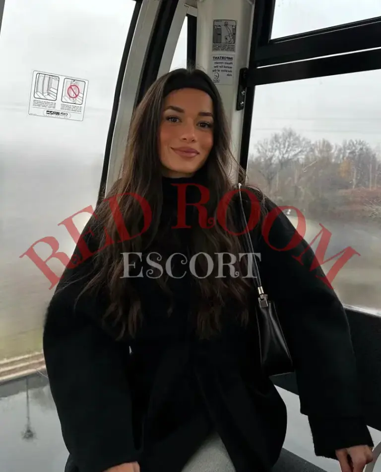 Эскортница Аглая - грудь 1, рост 168 см, вес 49 кг, цвет волос Русые