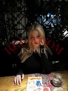 Эскортница Мария - грудь 2, рост 165 см, вес 62 кг, цвет волос Блондинки