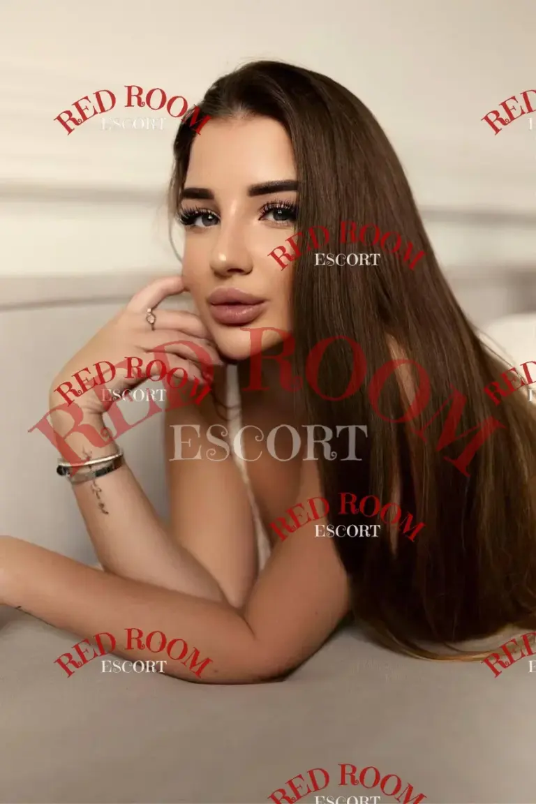 Эскортница Анита - грудь 3, рост 164 см, вес 54 кг, цвет волос Русые
