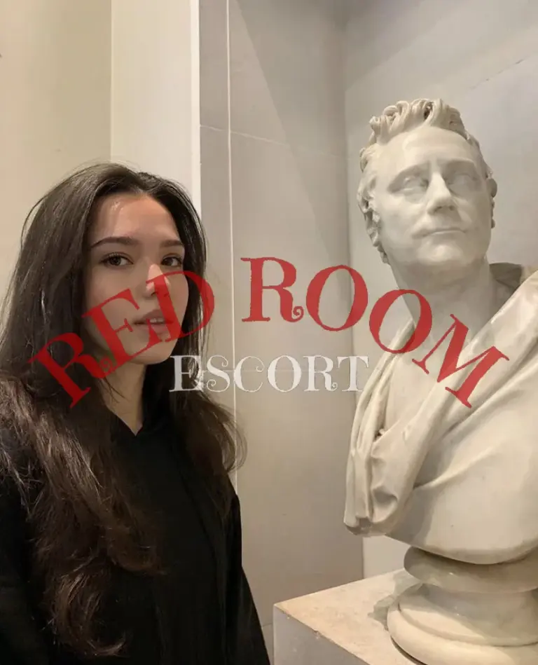 Эскортница Власта - грудь 1, рост 170 см, вес 53 кг, цвет волос Шатенки