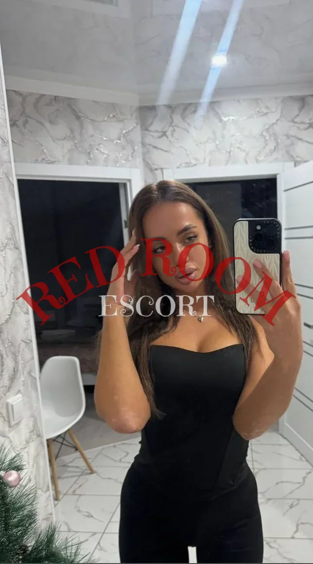 Эскортница Даяна - грудь 3, рост 170 см, вес 55 кг, цвет волос Русые