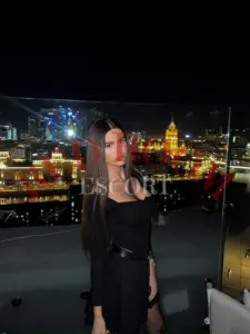 Эскортница Рокси - грудь 3, рост 170 см, вес 52 кг, цвет волос Русые