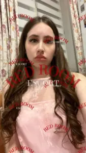 Эскортница Лола - грудь 2, рост 168 см, вес 52 кг, цвет волос Шатенки