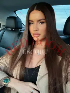 Эскортница Рокси - грудь 3, рост 170 см, вес 52 кг, цвет волос Русые