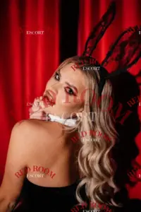 Эскортница Звездочка - грудь 1.5, рост 167 см, вес 52 кг, цвет волос Шатенки